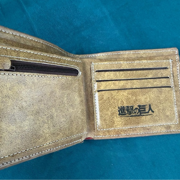 Attack on Titan Anime Bifold Wallet - Picture 6 of 7